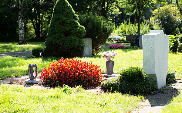 Beerdigung im Grab